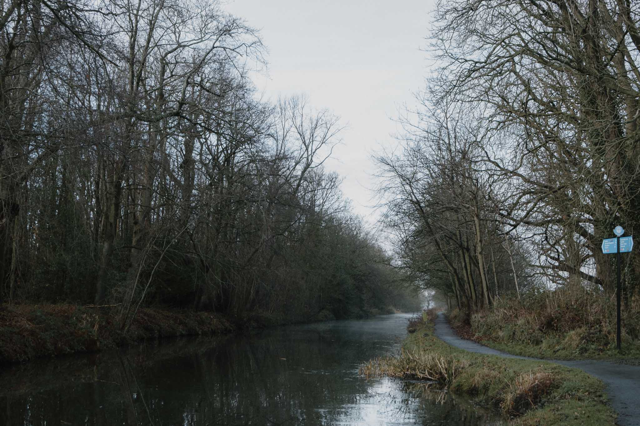 Cold stretches along the Union Canal towpath