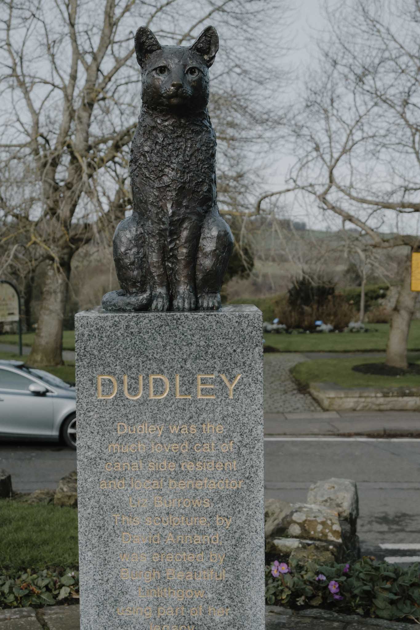 Dudley the Cat statue